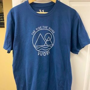 Vuori Graphic Tee - L - Blue